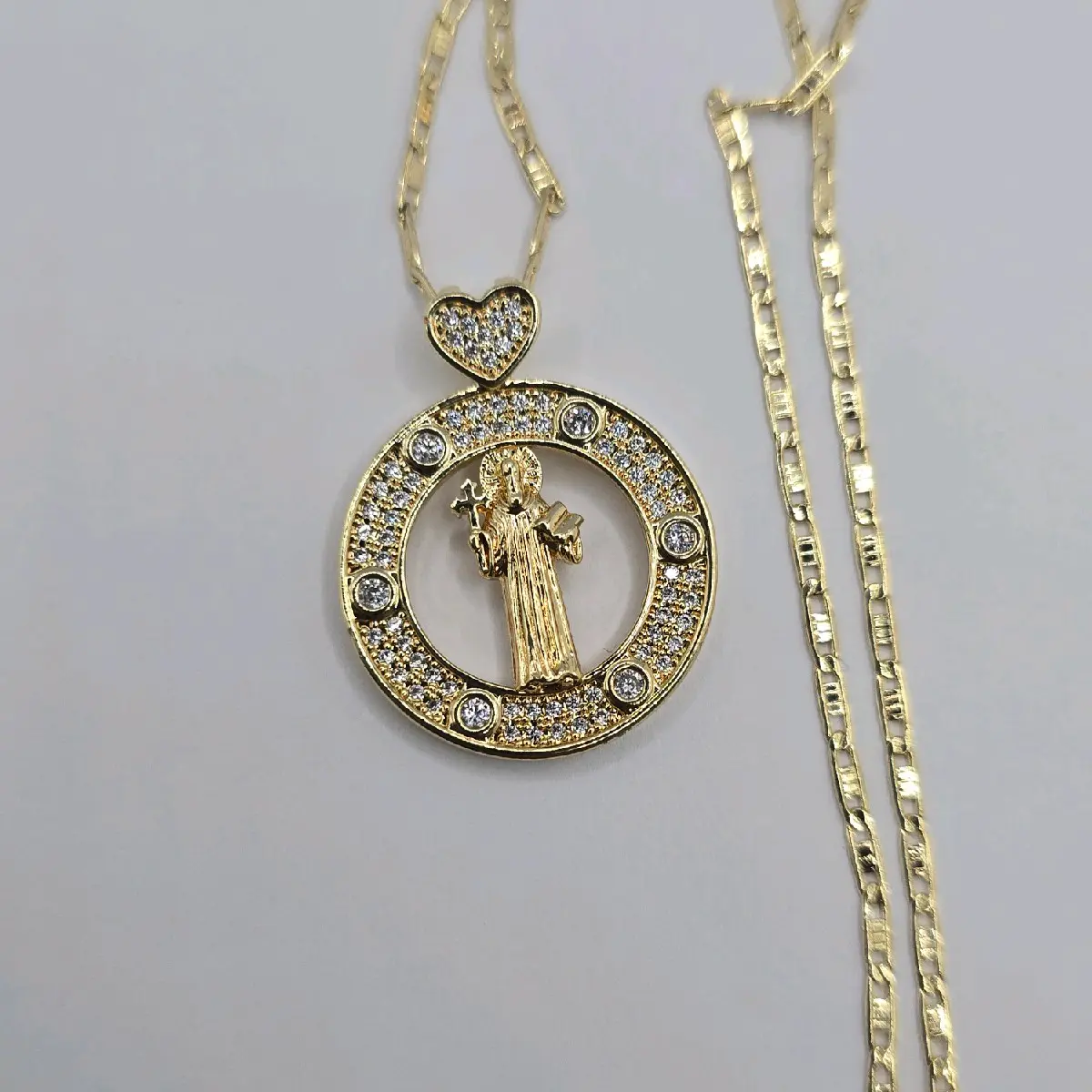 SAINT BENEDICT necklace beautiful style GOLD-PLATED new style clear stone's