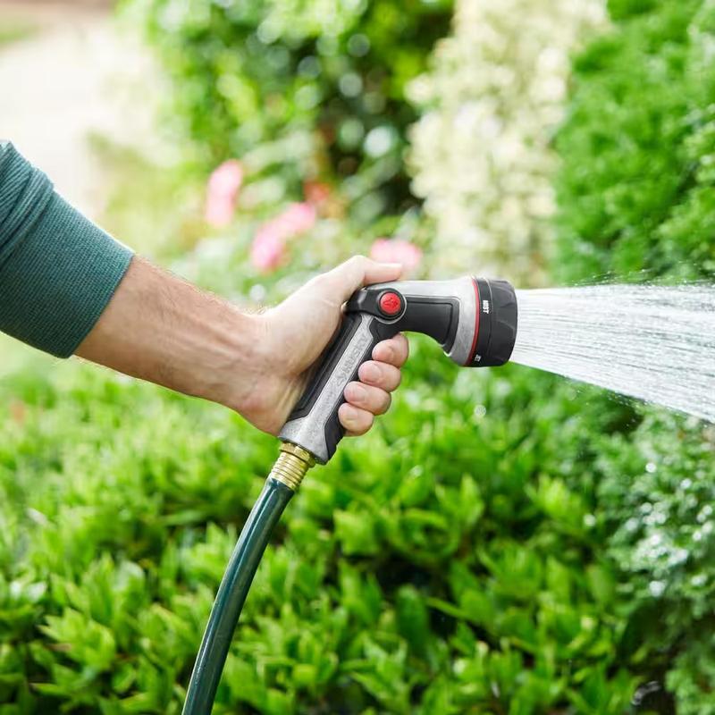 NEW 25 ft Heavy Duty Garden Hose 5/8 in Diameter with Crush Proof Couplings Husky