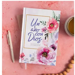 365 Devocionales Diarios para Inspirar tu Vida | A Year With God: 365 Daily Devotions to Inspire Your Life (Spanish Edition)