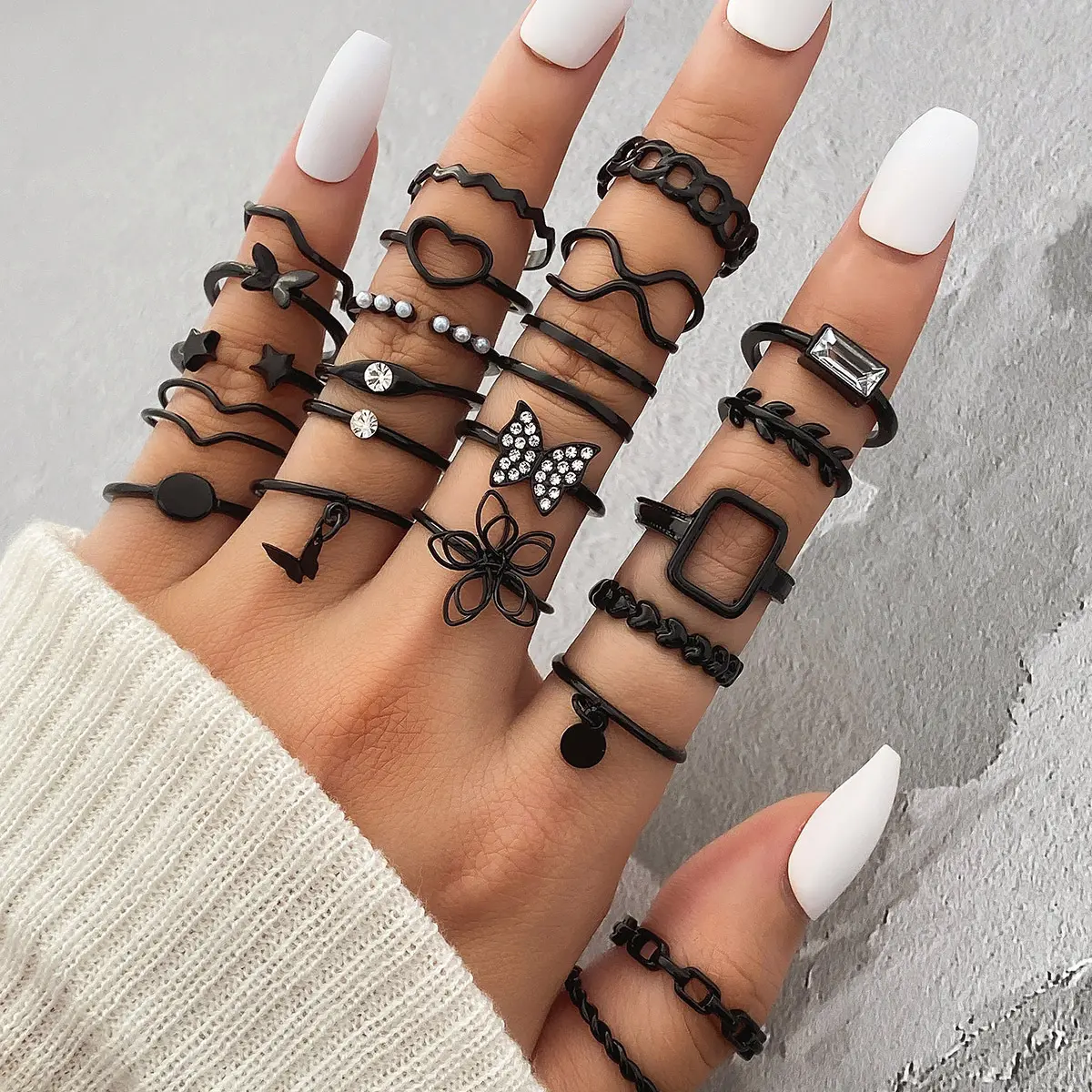 23Pcs Bohemian Women Black Ring Set Elegant Women Butterfly, Heart, Floral & Star Motifs - Sparkling Rhinestone Accents Rings Vintage Black Stackable Rings Daily Wear, Parties, Dates & Gifting Set