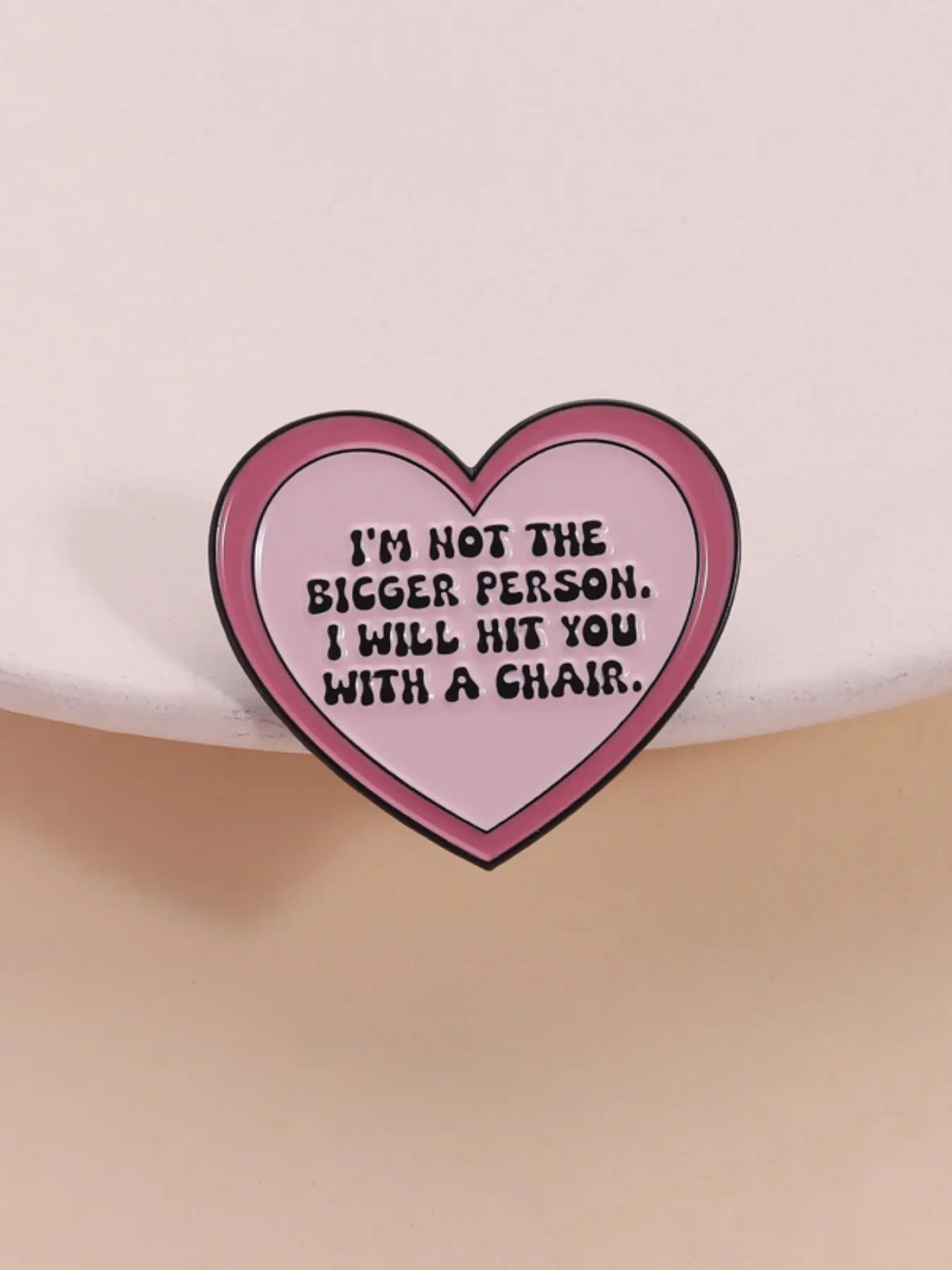 Sweet Cool Counterattack Brooch, Flower Brooch, Heart Letter I Will Hit You with a Chair Statement, Humorous Design, Straightforward Emotion Jewelry, Fashion Accessory, Brooch Pin