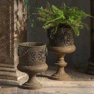 Retro Distressed French-Style Flower Pot, Creative Art Tall Trophy, Large-Diameter Iron Metal Flower Ware, Ideal for Flower Arrangement