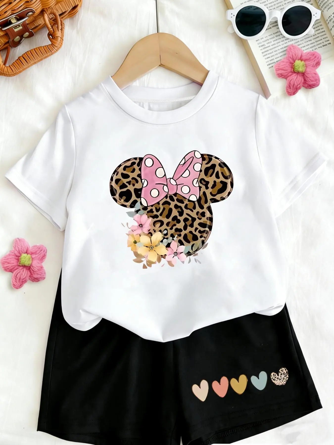 Girls' Two-Piece Set Leopard Print Minnie T-Shirt & Heart Shorts, Soft Breathable Fabric, Casual Fitted Short, Casual Fashion Set, Summer Clothing Set