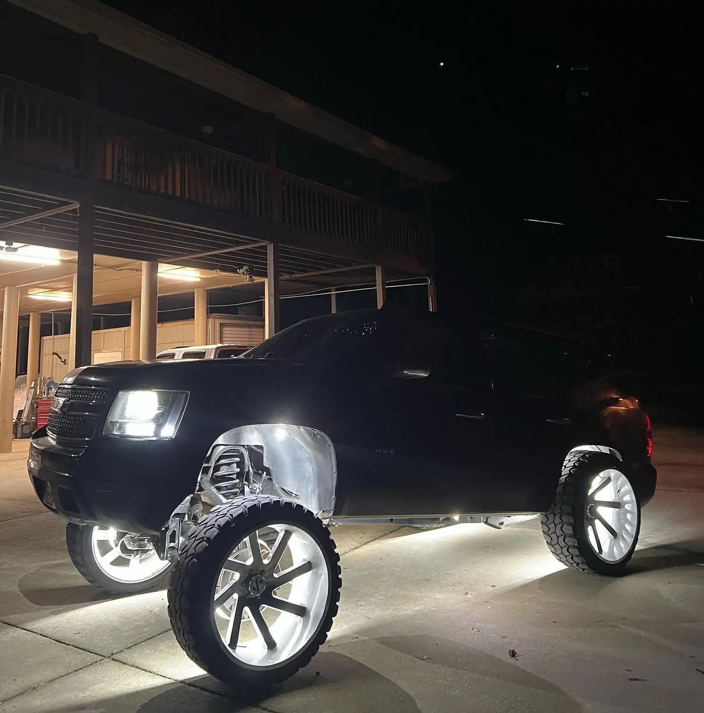 17.5" Pure White Double-Sided Double Row LED Wheel Lights, 360° Elite High-Intensity Car Wheel Lights, IP68 Waterproof Truck Wheel Lights Kit with Bluetooth App Control, Solid Cold White Tire Lights for 15.5" Brake Rotors