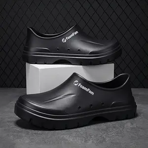 Foamfam Luxury Restyled Chef Clogs: slip-resistant, spill-shielded & pillowy arch cushion comfort. Reconstructed retro kitchen work footwear boasts solid EVA shells and industrial-strength red rubber traction bottom soles. Great for marathon-long shifts