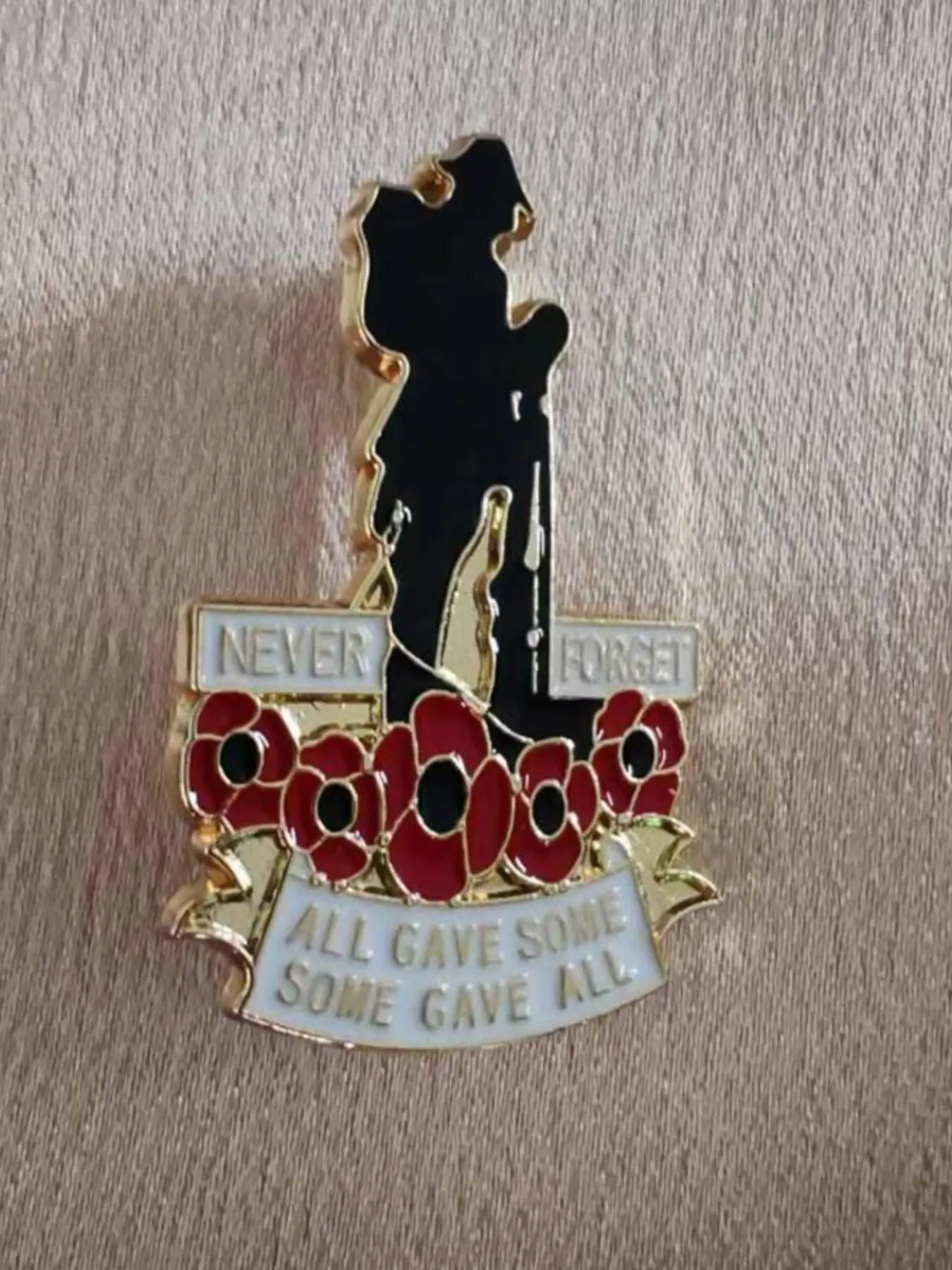 Poppy Soldier Design Brooch, Punk Style Enamel Pin Suitable for Backpacks, Jeans, Scarves, Hats Decoration, Fashion Accessories for Men & Women, Gift Ideas, Hat Pins