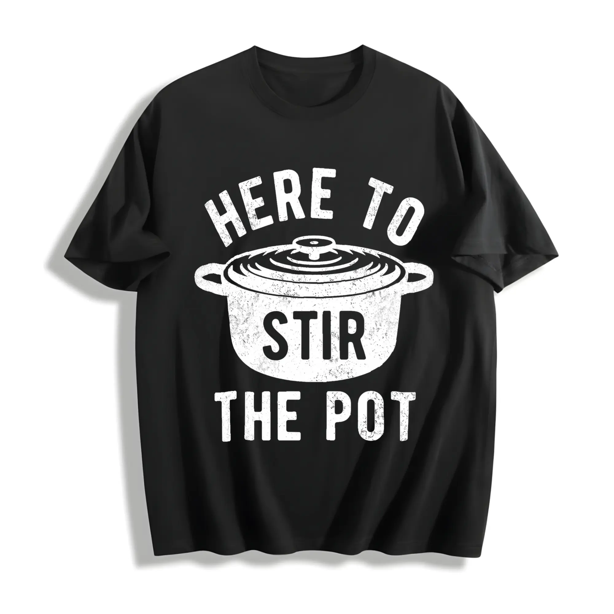 Mens Here to Stir The Pot T Shirt Funny Thanksgiving Dinner Cooking Trouble Maker Joke Tee for Guys Mens Funny T Shirts Cool Vintage Fashion T-Shirt Gift Classic Menswear Thanksgiving Apparel for Men Funny Food Dark Grey