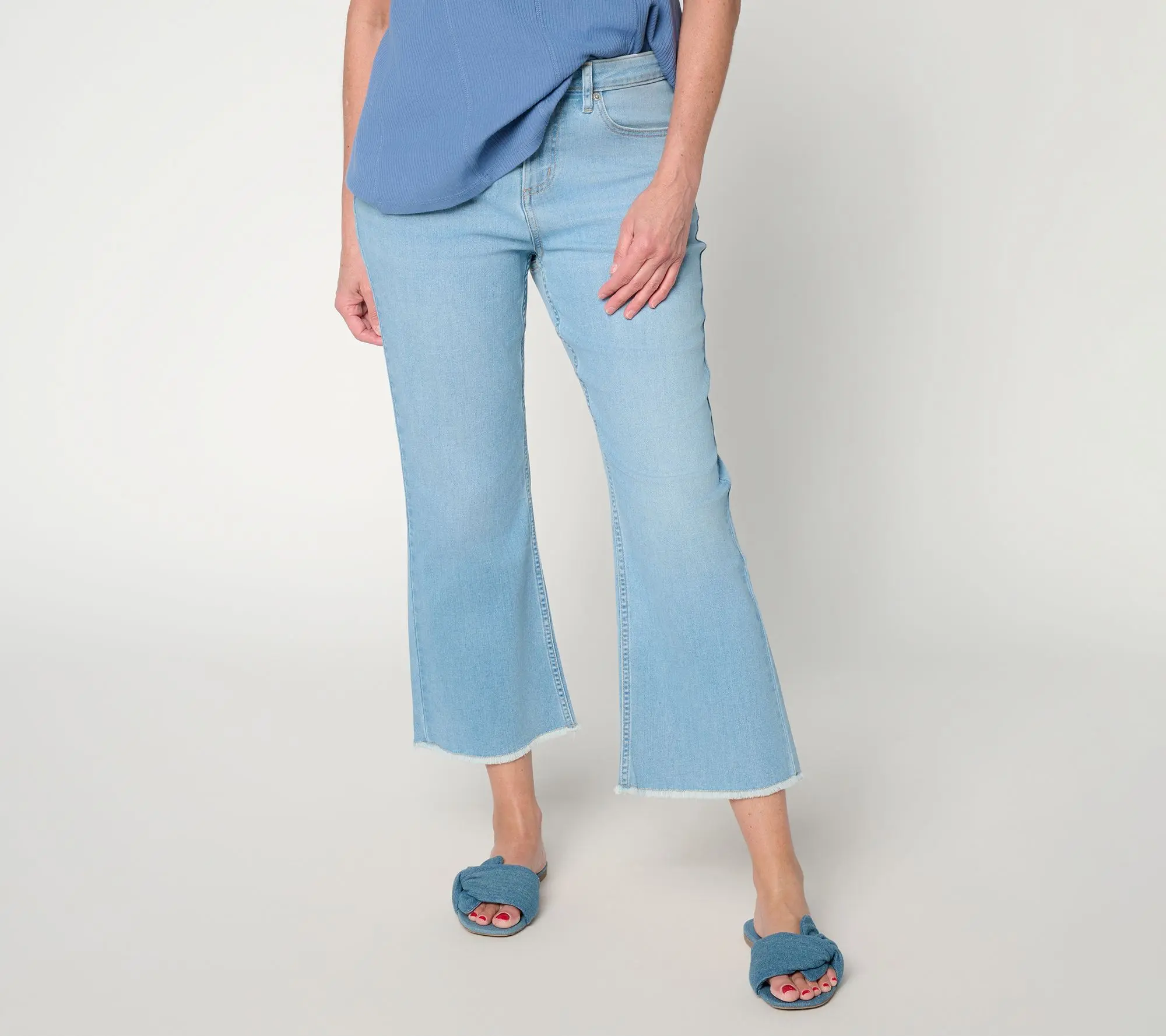 LOGO by Lori Goldstein Petite Kick Flare Jeans LOGO by Lori Goldstein Petite Kick Flare Jeans