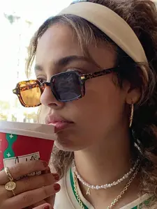 Vintage Square Frame Tortoiseshell Pattern Sunglasses, Trendy Casual Tinted Lens Sunglasses for Everyday Use, Fashion Accessories for Outdoor Activities, Trendy Beach Eyewear