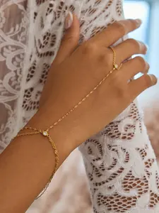Ladies' Gold-Plated Bracelet Exquisite and Elegant Bracelet 18k Gold-Plated Waterproof Jewelry with White Zircon Double-Layer Connecting Finger Bracelet Essential for Commuting and Outings Adjustable Link Bracelet