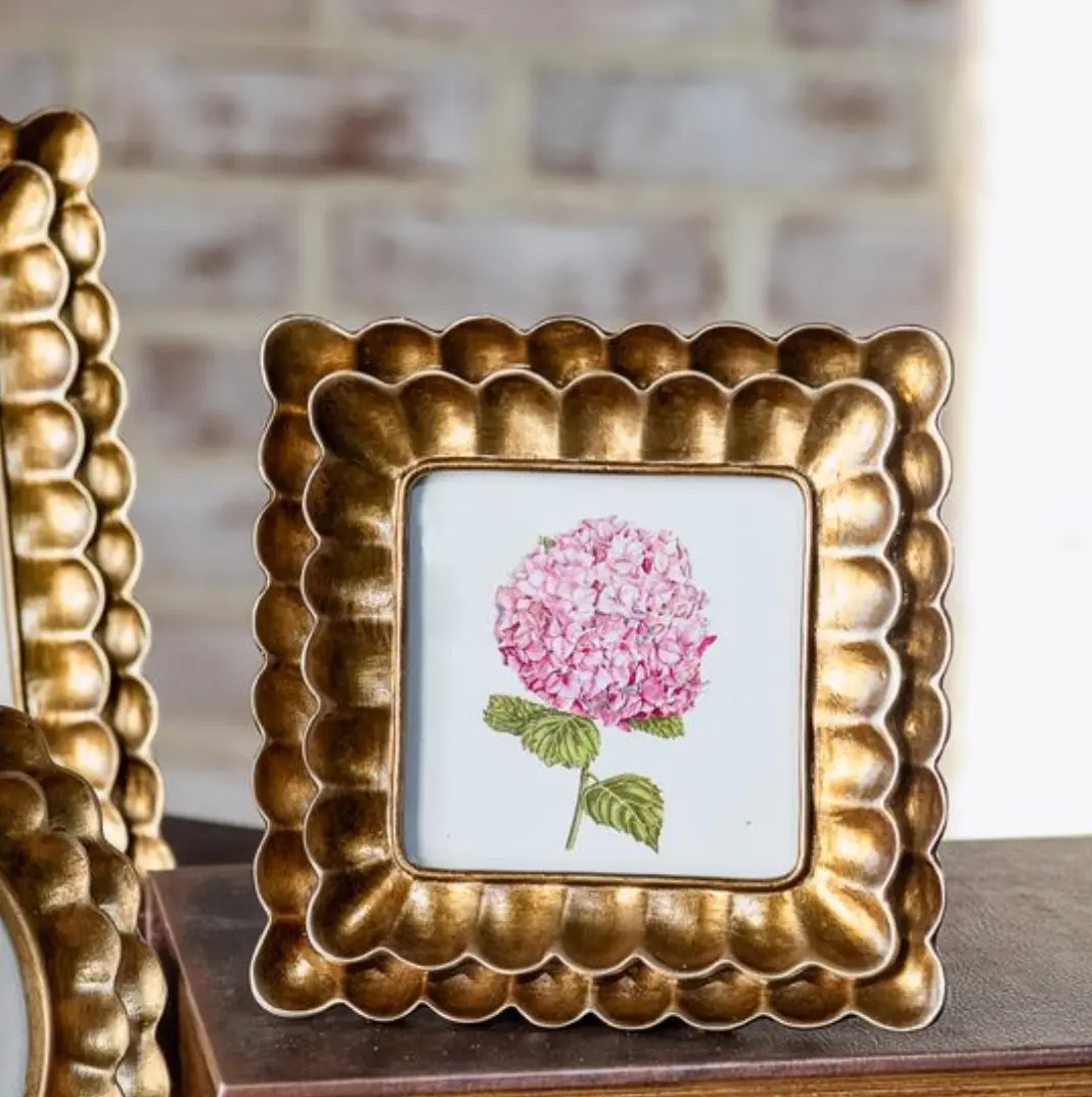 4" x 4" Bronze Scallop Frame