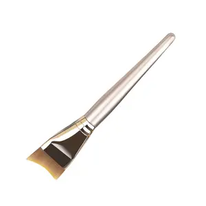 An Ultra-Thin Crescent-Shaped Foundation Brush, Lightweight And Powder-Saving Design, Fine Edges For Precise Application, Seamlessly Blending The Nose And Lips Area, A Makeup Tool Suitable For Women And Girls