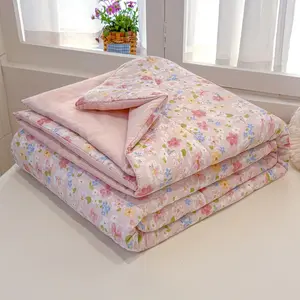 Pink floral pattern summer cool blanket, soft and breathable summer thin blanket, suitable for summer bedroom, office, bed, living room, and home leisure use as an air conditioning blanket