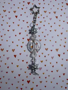 Good quality and handmade keychain for on a bag or to fidget with. Fidget keychain for any age