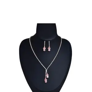 Sparkling Rhinestone Necklace - Dazzle and Shine!