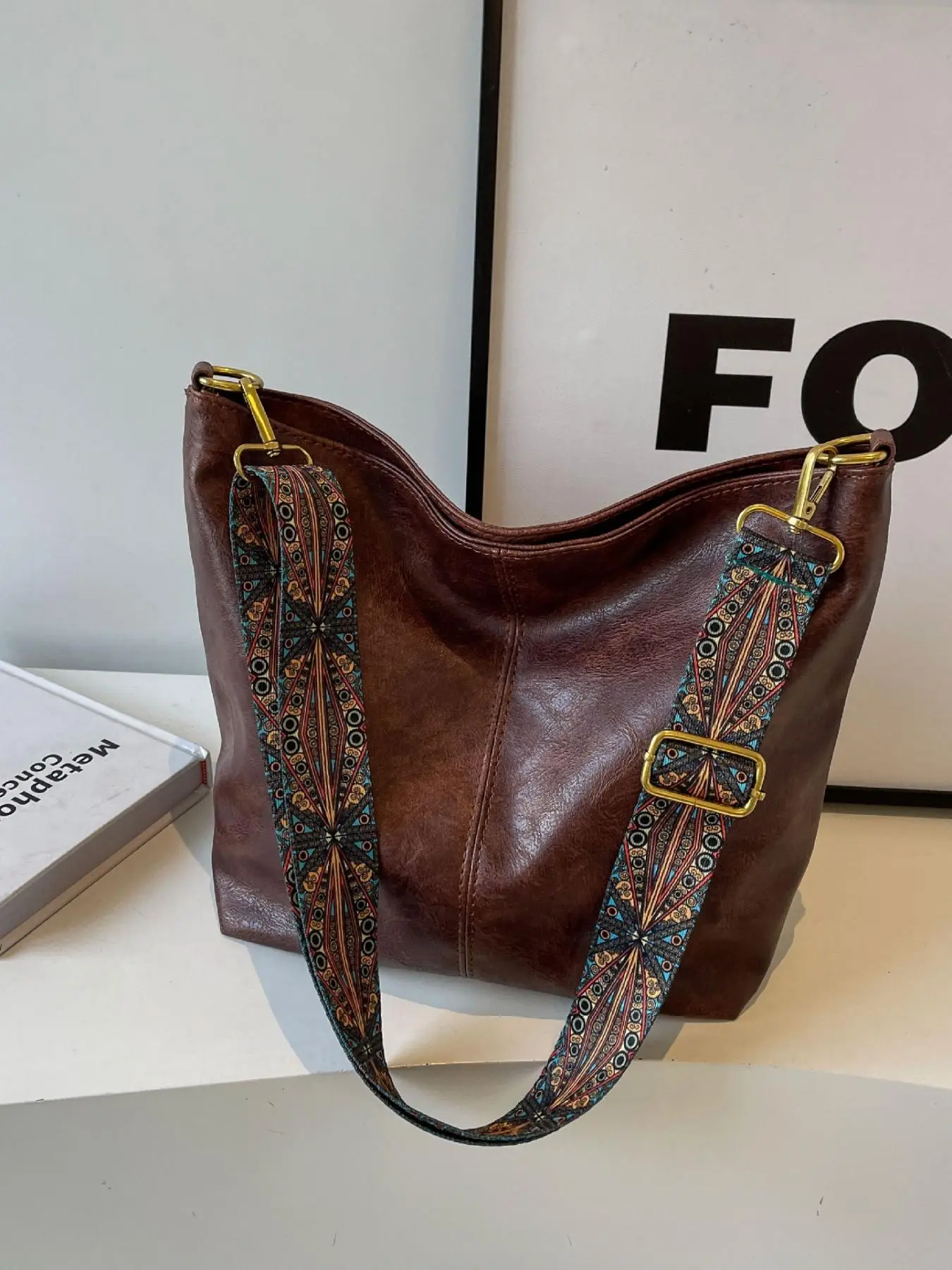 Women's Elegant Vintage Ethnic Pattern Strap Crossbody Purse Bag As Gifts, Trendy Large Capacity Shoulder Bag, Chic All-match Crossbody Bag for Daily