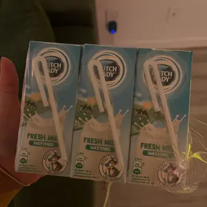 Dutch Lady Sweet Milk / Sữa Tươi Cô Gái Hà Lan - 180mL (Pack of 4)