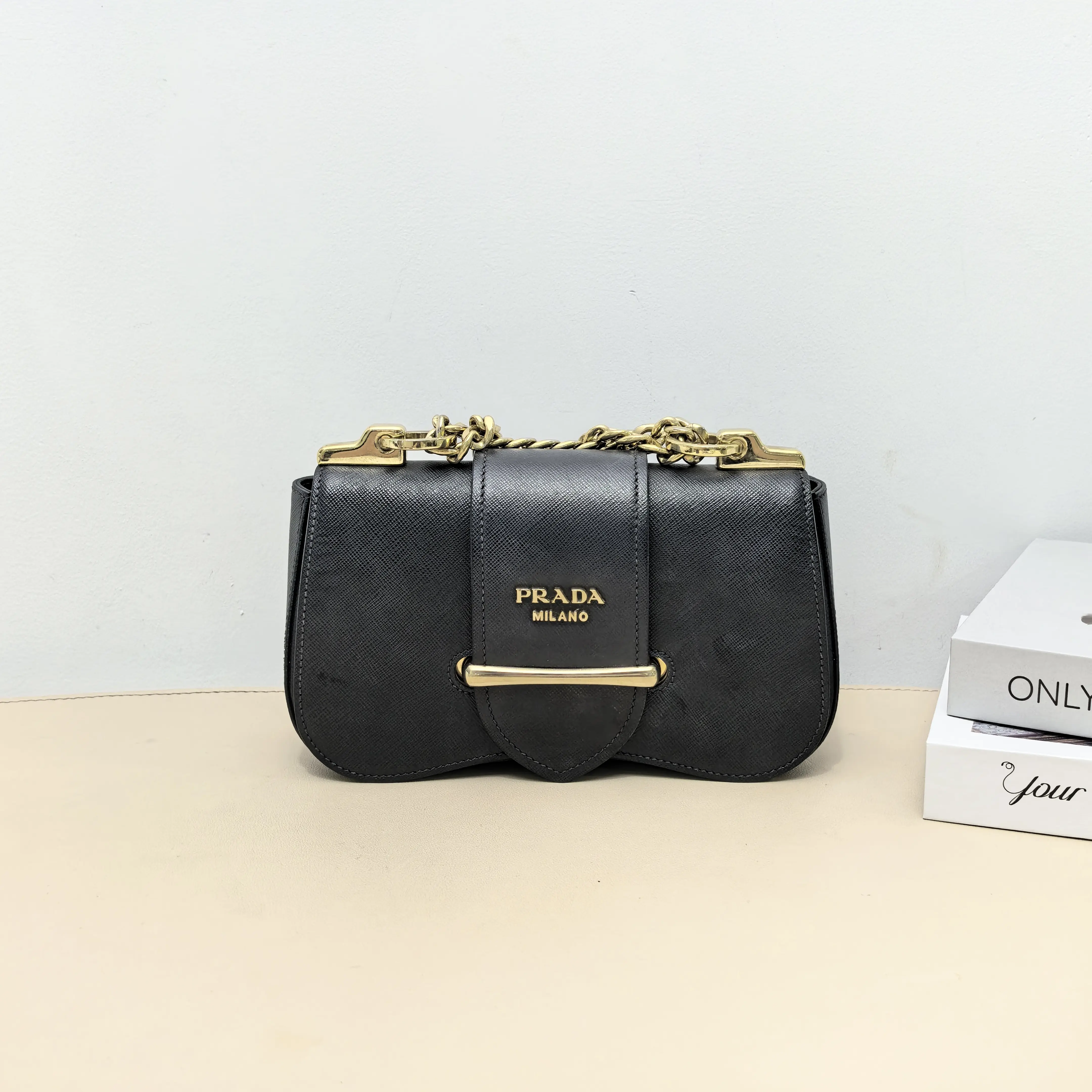 Pre-owned PRADA Calfskin Shoulder Bags Black Saffiano Leather Bar Buckle Chain Crossbody Bag B8061603