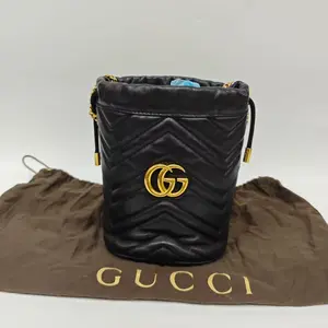 Pre-owned france Crossbody Bags Gucci Black and Gold Small Bucket Bag （SZ H04262）