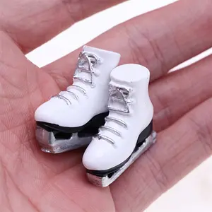 Dollhouse Miniature Realistic Ice Skates Resin Model for Ski Scene Sports Prop DIY Diorama Decor, Perfect Gift