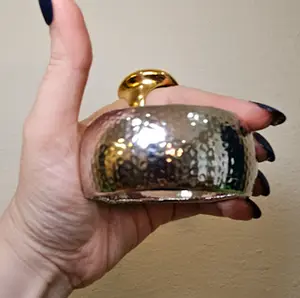 YAMI Pulsera Plateada - Original E-commerce Product with No Additional Features or Features