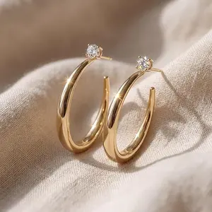 Women's earrings, original large earrings, fashionable wide-open earrings, bold and simple large gold studs, lightweight and stylish ear accessories, versatile everyday accessories to enhance your overall look