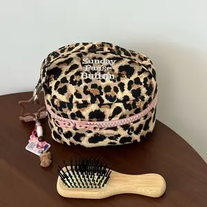 Mini Makeup Bag for Girls and Teachers, Cute Leopard Print, Portable Handbag with Handle, Compact Korean Style, Ideal for Parties and Daily Use, Makeup Pouch