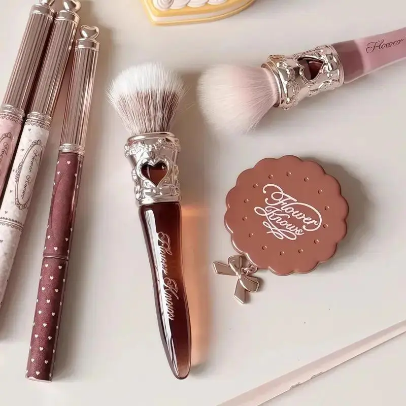 Sweetheart Bear Series Round-head Point Painting Brush to Take Powder Evenly and Blending Brush Natural Makeupe Makeup Produ Beginner-Friendly Item
