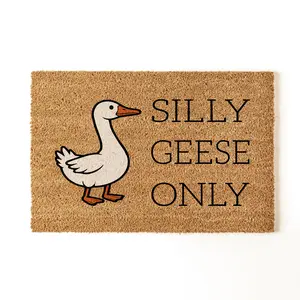 Silly Geese Only Doormat – Funny Goose Welcome Mat, Cute Farmhouse Entry Rug, Quirky Outdoor Porch Decor, Unique Housewarming Gift, Animal Lover Home Accessory, Indoor Outdoor Front Door Mat, Farm Animal Humor Doormat