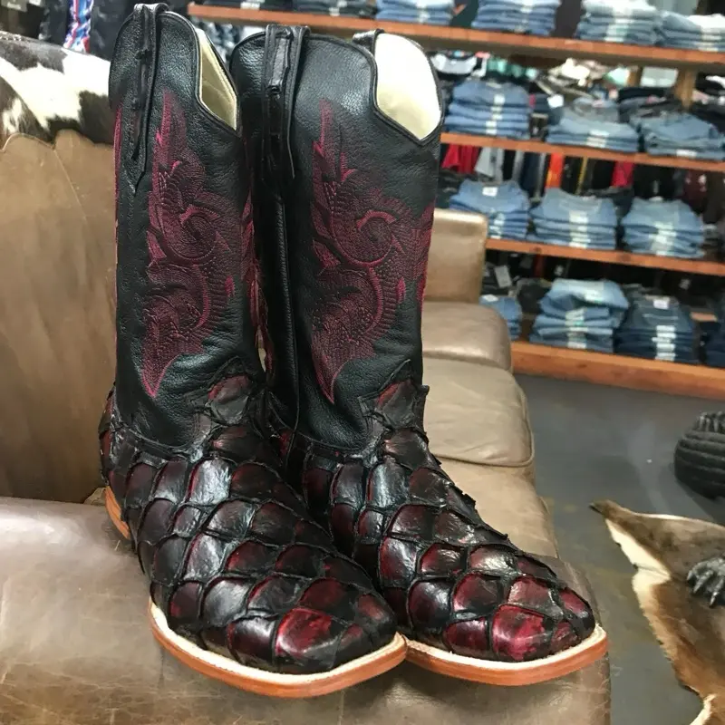 Bota Pescado Black Cherry