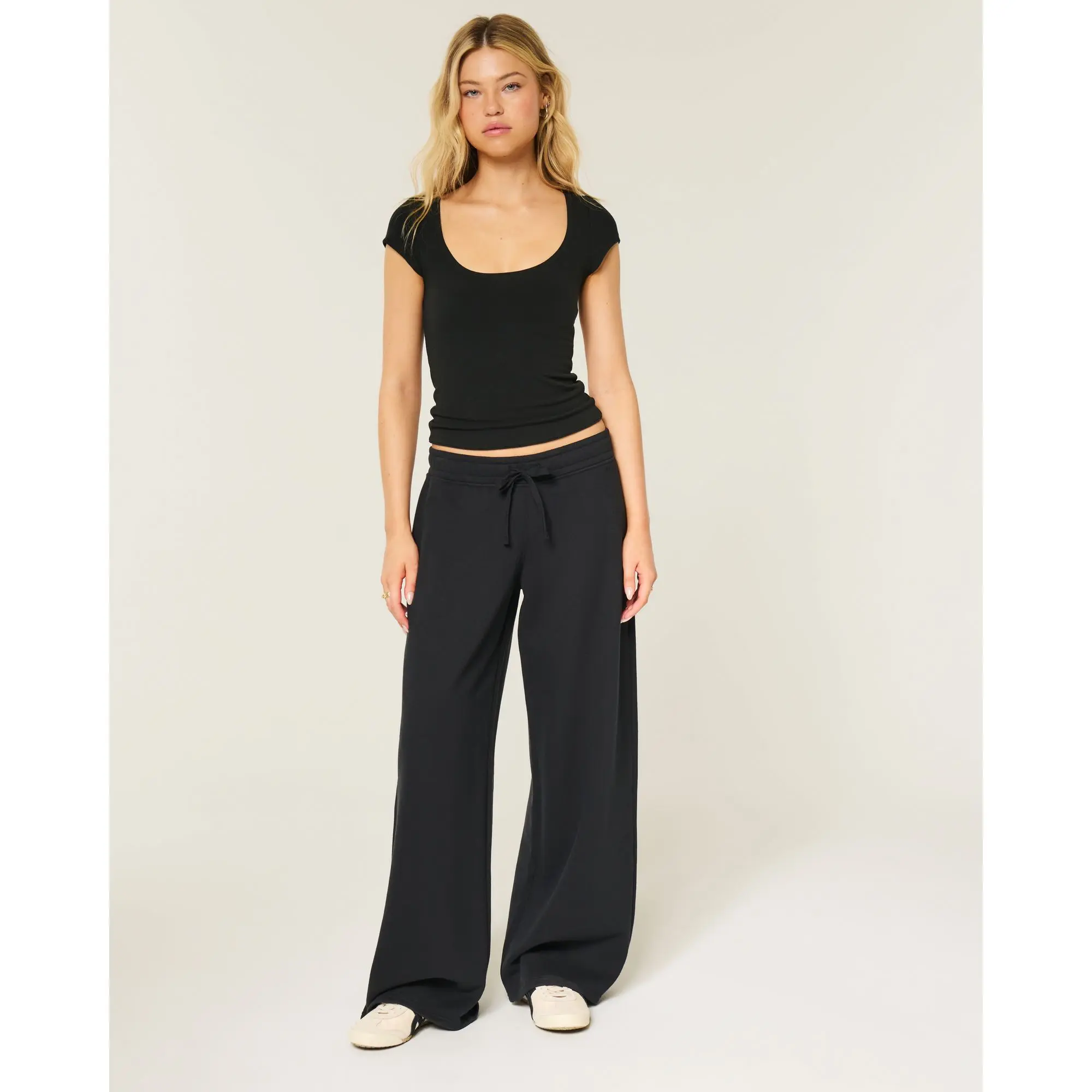 Hollister Hollister Feel Good Low-Rise Baggy Sweatpants
