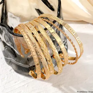 7 Pcs/Set Punk Gold Tone Bracelets For Women, Streetwear Goth Style With Heart Prints, Open Metal Design Bangles, Trendy 2024 Fashion Jewelry Gifts