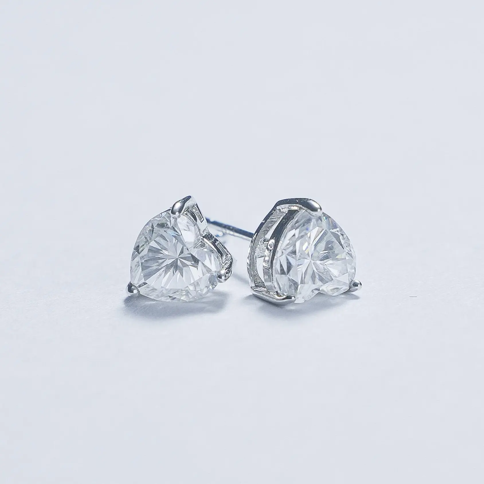 【A001】Stellarjewels S925 Love-Themed Moissanite Stud Earrings, Birthday Gift Ideas for Couples, Holiday Gift Option