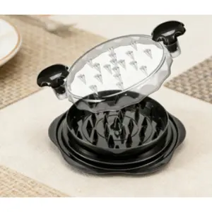 Comfortable chicken shredder with non-slip grip, manual meat shredder for pork, beef and chicken, twisted design for easy use, suitable for kitchen gadgets and meat shredding, comfortable grip, plastic construction, meat shredder