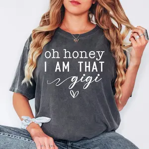 Oh Honey I Am That Mom Shirt - Cute Heart Graphic T-Shirt, Funny Mother's Day Gift for Wife or Mom, Aesthetic Pink Mama Tee, Trendy Sassy Women's Clothing, Casual Spring Summer Fashion, Soft Graphic Apparel