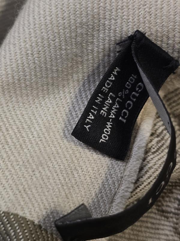 Pre-owned Gucci Beige 100% Wool Scarf with Classic GG Pattern and Fringe Detail for Stylish Warmth