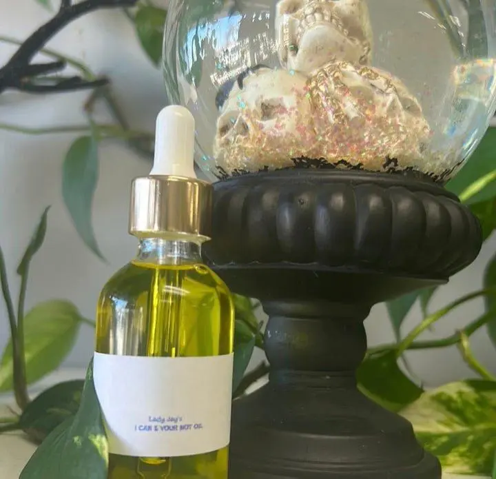 Lady Jay's Pure Seduction Oil - Aromatic Blend for Attraction Romance & Passion - Infused with Traditional Herbs & Captivating Fragrances - Ideal for Romantic Rituals & Daily Wear - Wellness, Solution