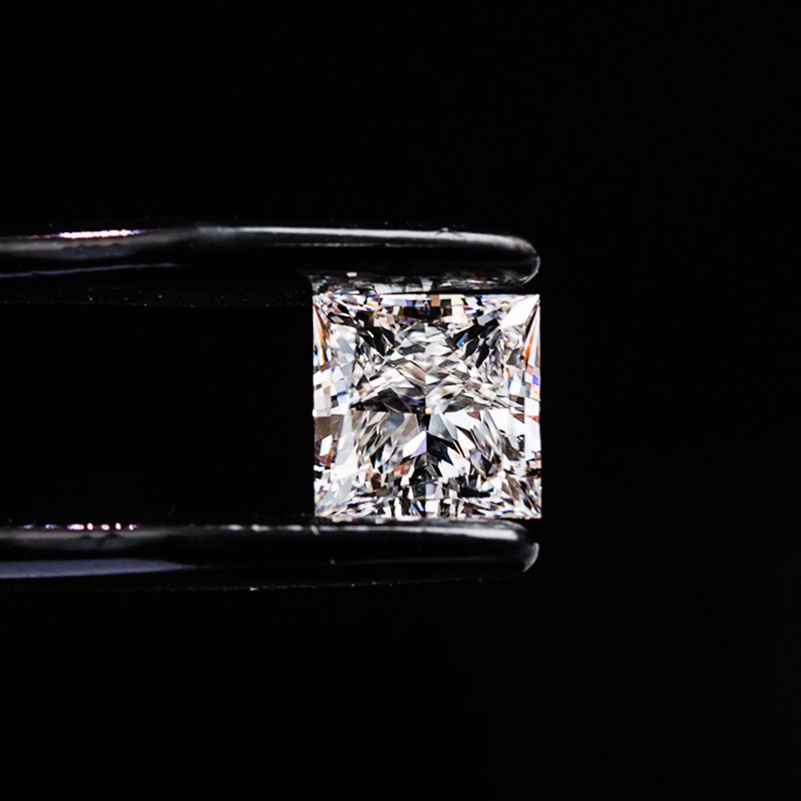 Effinny Synthetic Moissanite Loose Stone,D-Color VVS Clear 7x7mm 2.0ct Princess Cut Outdoorfun