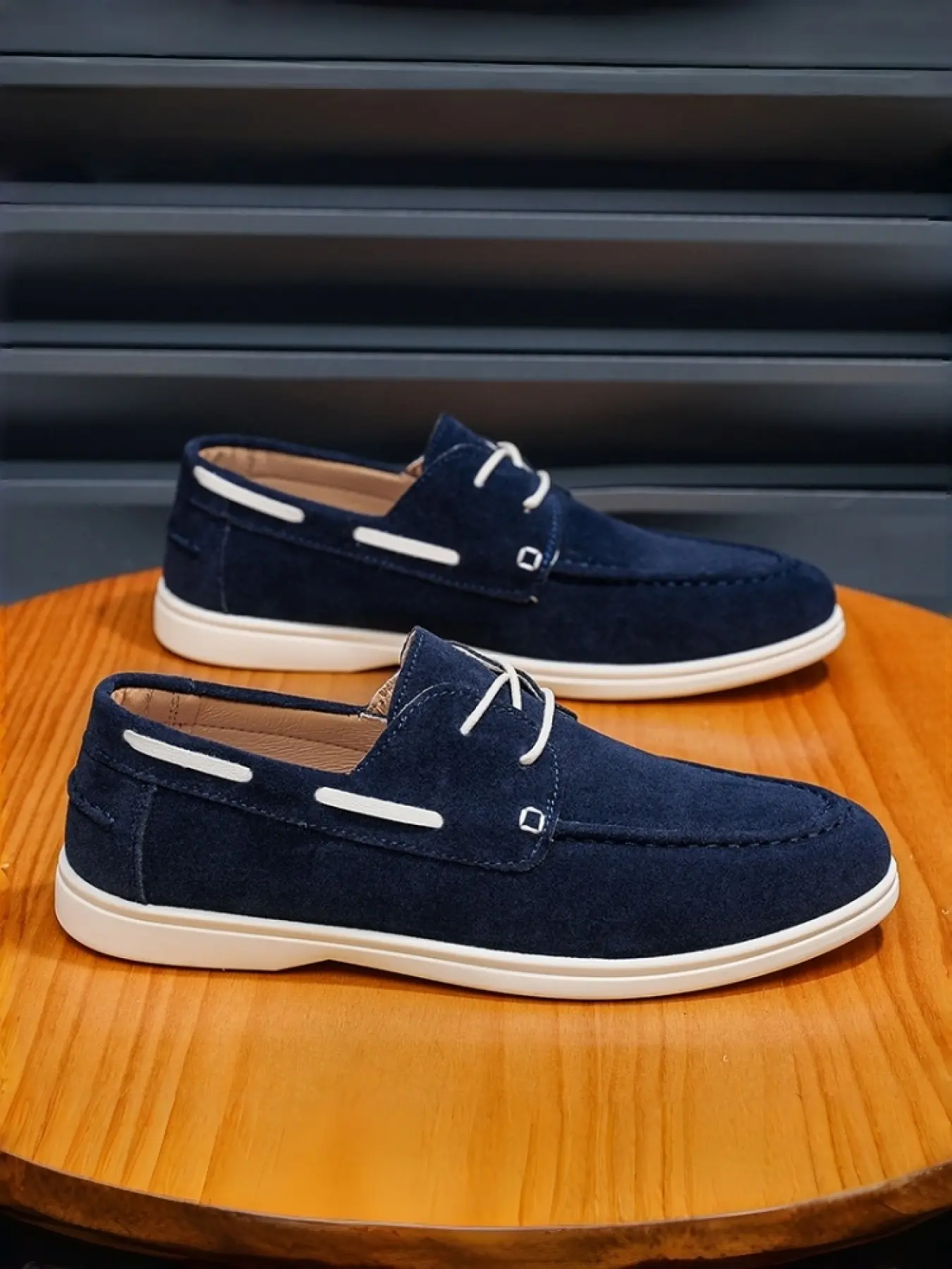Men's Retro Suede Boat Loafers Light Business Casual Style Suede Soft Surface Lightweight Anti-slip Outsole Classic Boat Shoe Strap Design For Daily Commute Office Casual Driving Versatile Wear