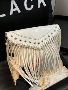 Fashion Vintage Leather Crossbody Bag - Brown Boho Tassel Shoulder Bag with Rivet Decoration, Fringe Crossbody Purse, Casual Messenger Bag for Travel & Everyday, Portable Business Satchel