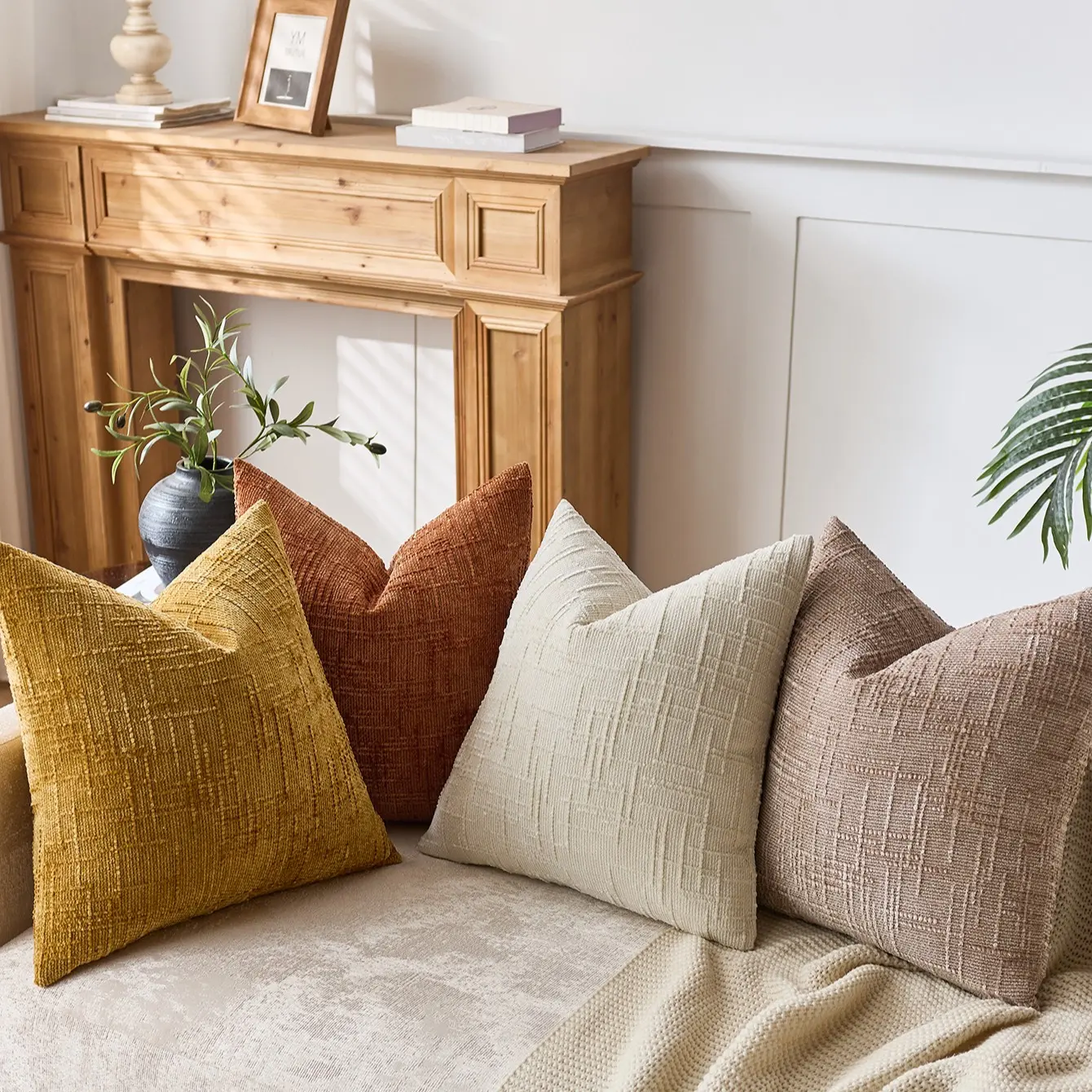 Neutral Chenille Pillowcase 45x45cm, Soft Texture Decorative Pillowcase, Suitable for Sofa and Bed, Cozy Home Decoration Accent, Home Textile