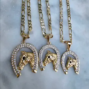 Caballo  con herradura gold plated necklace pendant