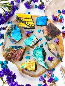 High Quality Rainbow Flash Labradorite Crystal slices, Flashy Rough labradorite Free form Slab，Labradorite Crystal DIY Art Craft Jewellery, Perfect Home Decoration Art Piece, Unique Holiday Gifts，The Ideal Choice for Crystal Enthusiasts.