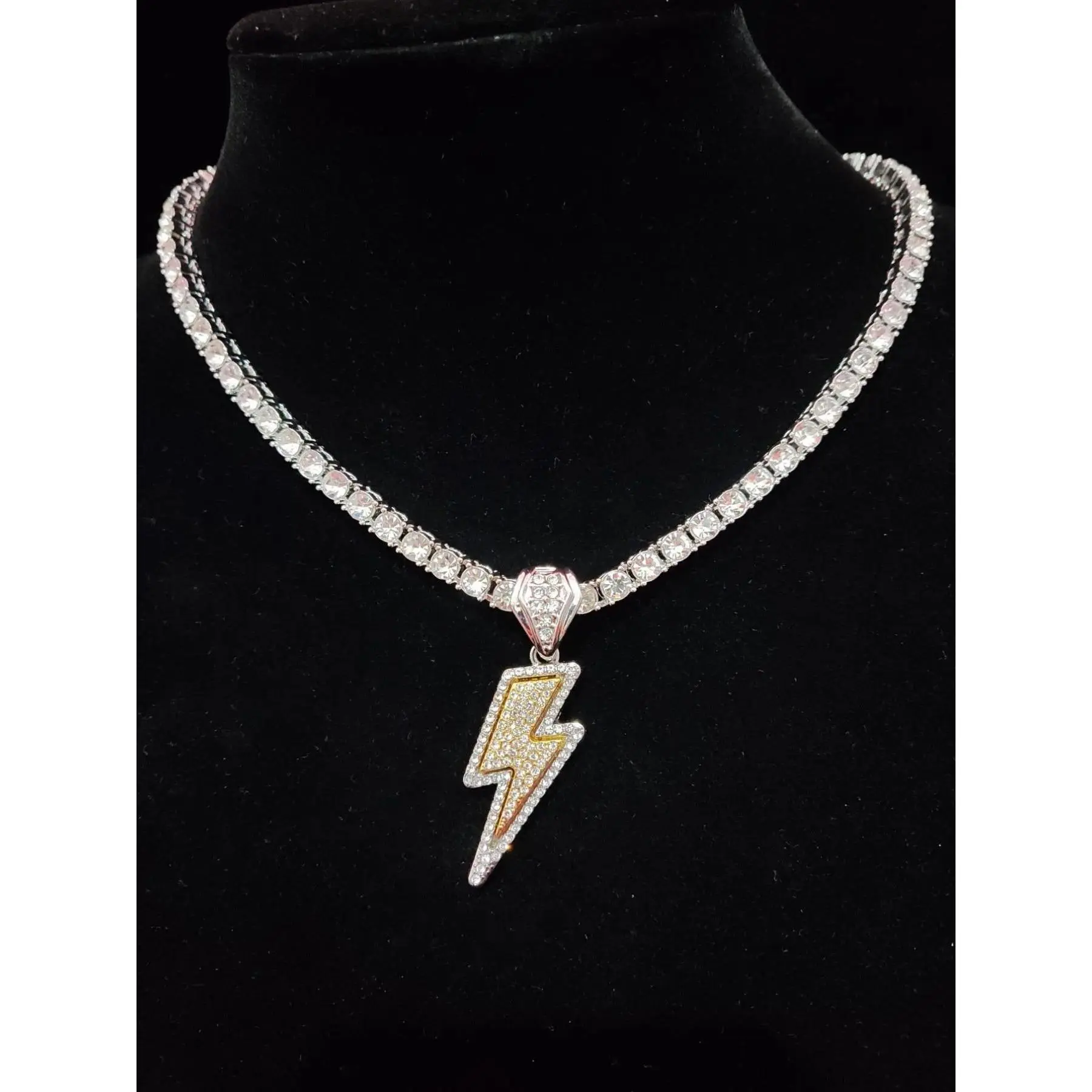 Y2K Trendy Rhinestone Iced Out Lightning Pendant Necklace for Men & Women Hip Hop Unisex Streetwear Jewelry, Perfect Gift for Him & Her Fashion Jewelry for Daily Outfit