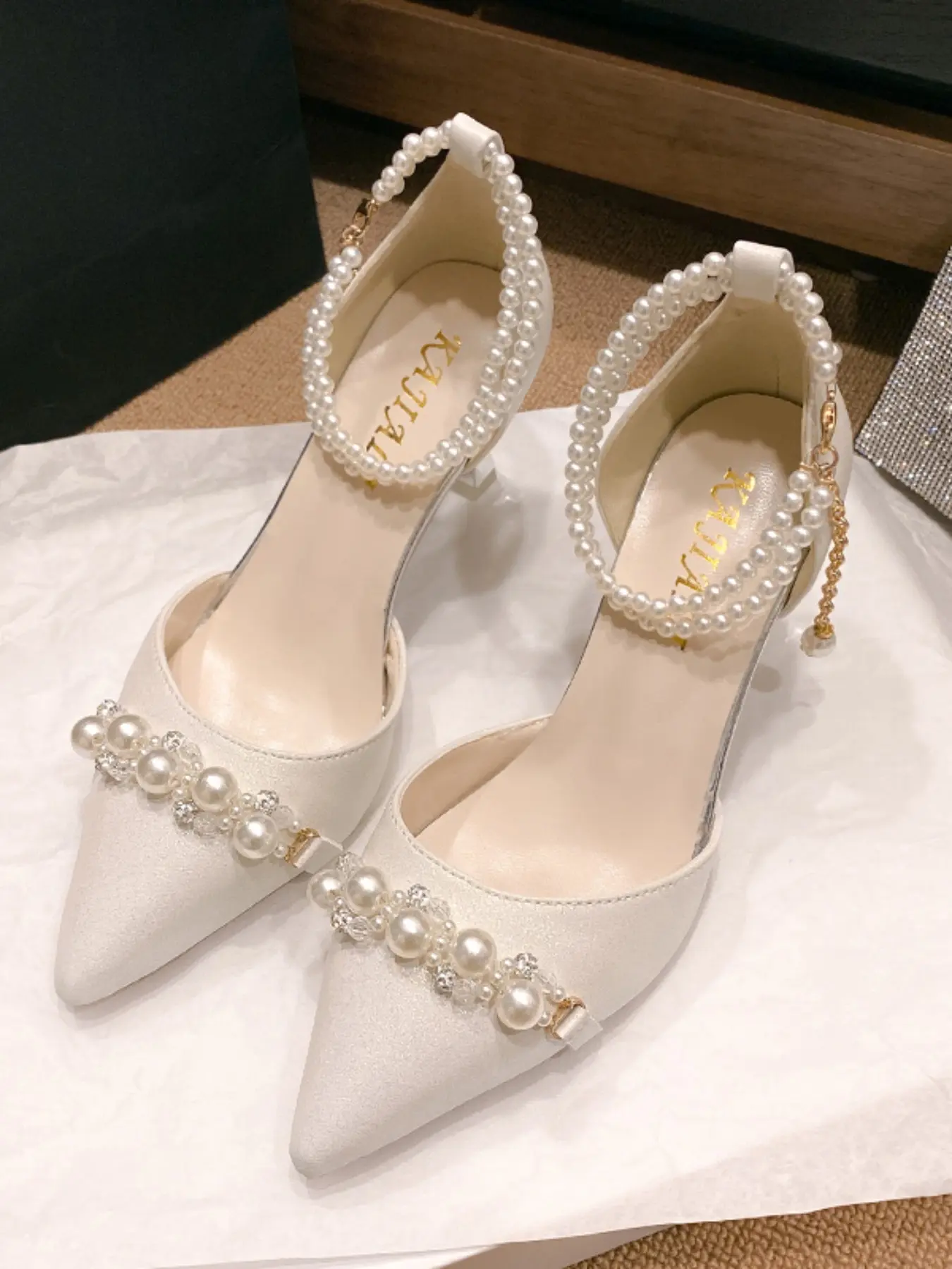 New Women's Pointed Toe High Heels, Flared Heels, Rhinestone Accent, Elegant Design, Perfect for Special Occasions & Daily Wear, Elegant Party Shoes, Sparkly Party Shoes