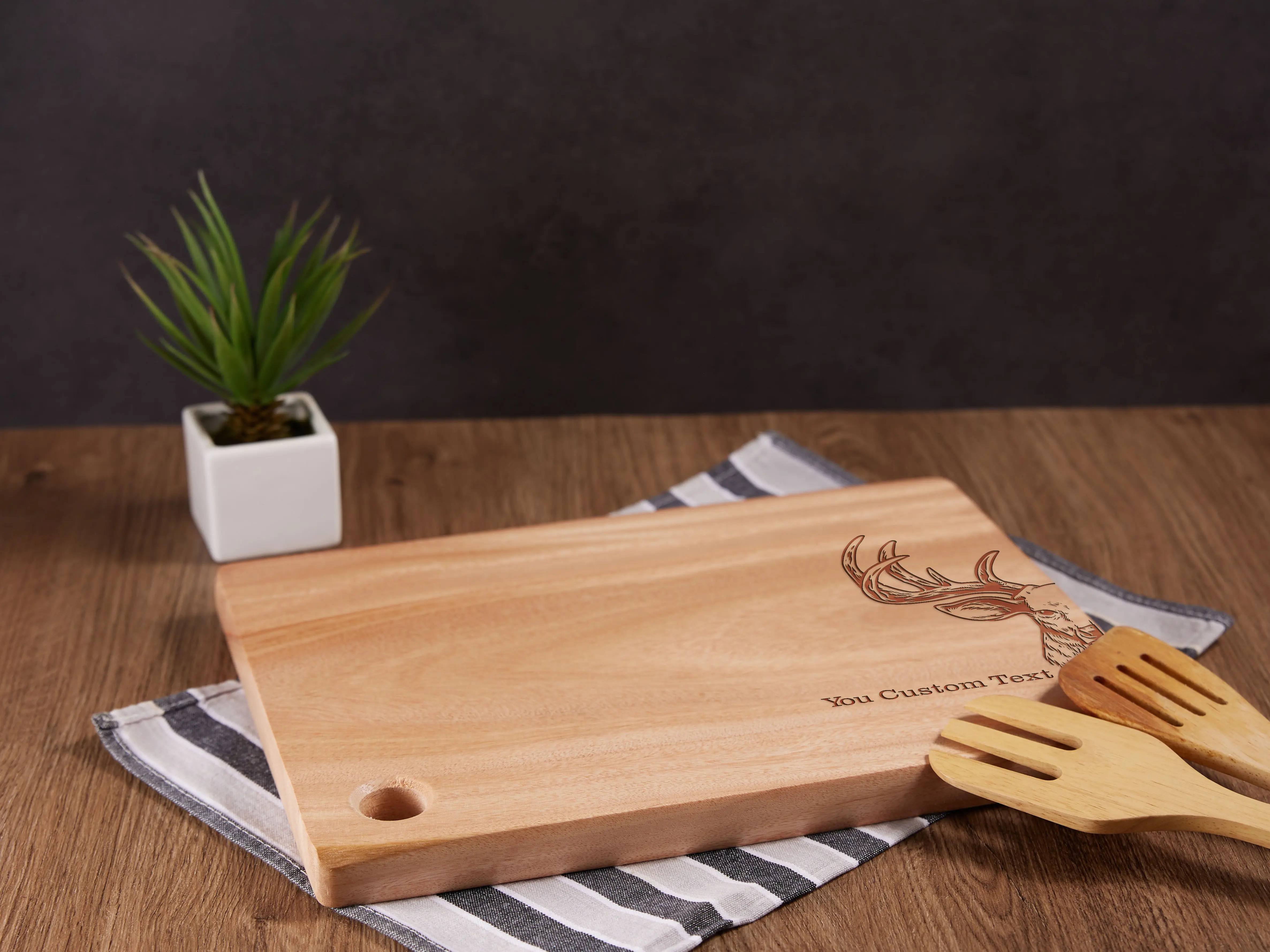 The Perfect Gift for the Home Cook: A Personalized Wooden Cutting Board