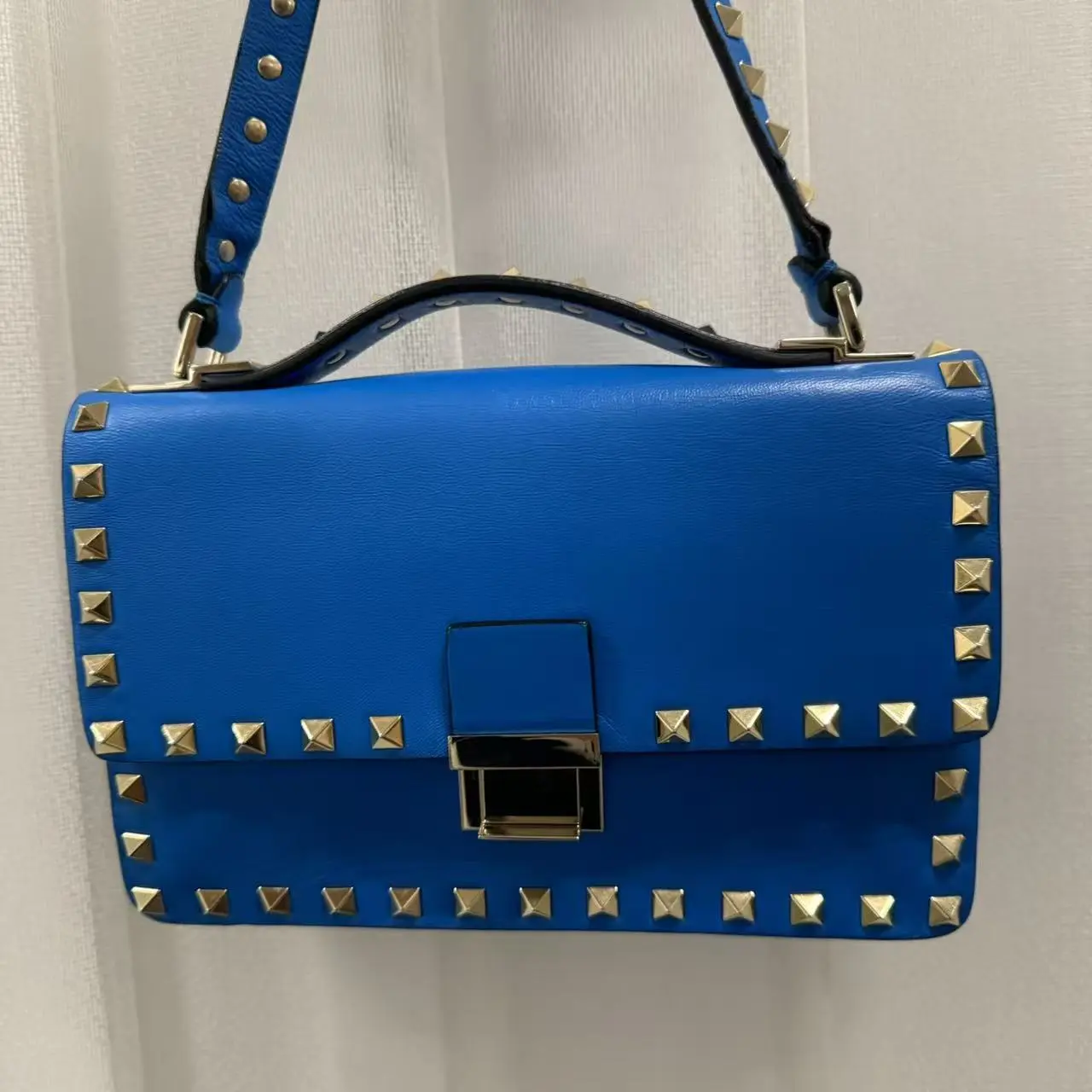 Pre-owned Valentino Garavani Rockstud blue Leather Top Handle Bag