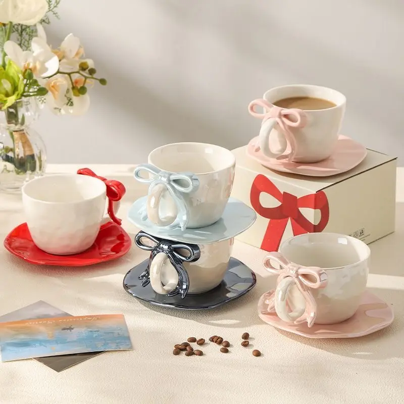 350ml Hand-Textured 3D Bow-Knot Ceramic Coffee Mug with Matching Saucer, Kawaii Aesthetic Home Office Drinkware, Ideal Birthday Valentine Gift for Women Tumblers