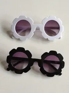 Fashion Cartoon Kids Sunglasses with Floral Petal Decor, Round Baby Glasses, Stylish Eyewear, Cute and Trendy Design