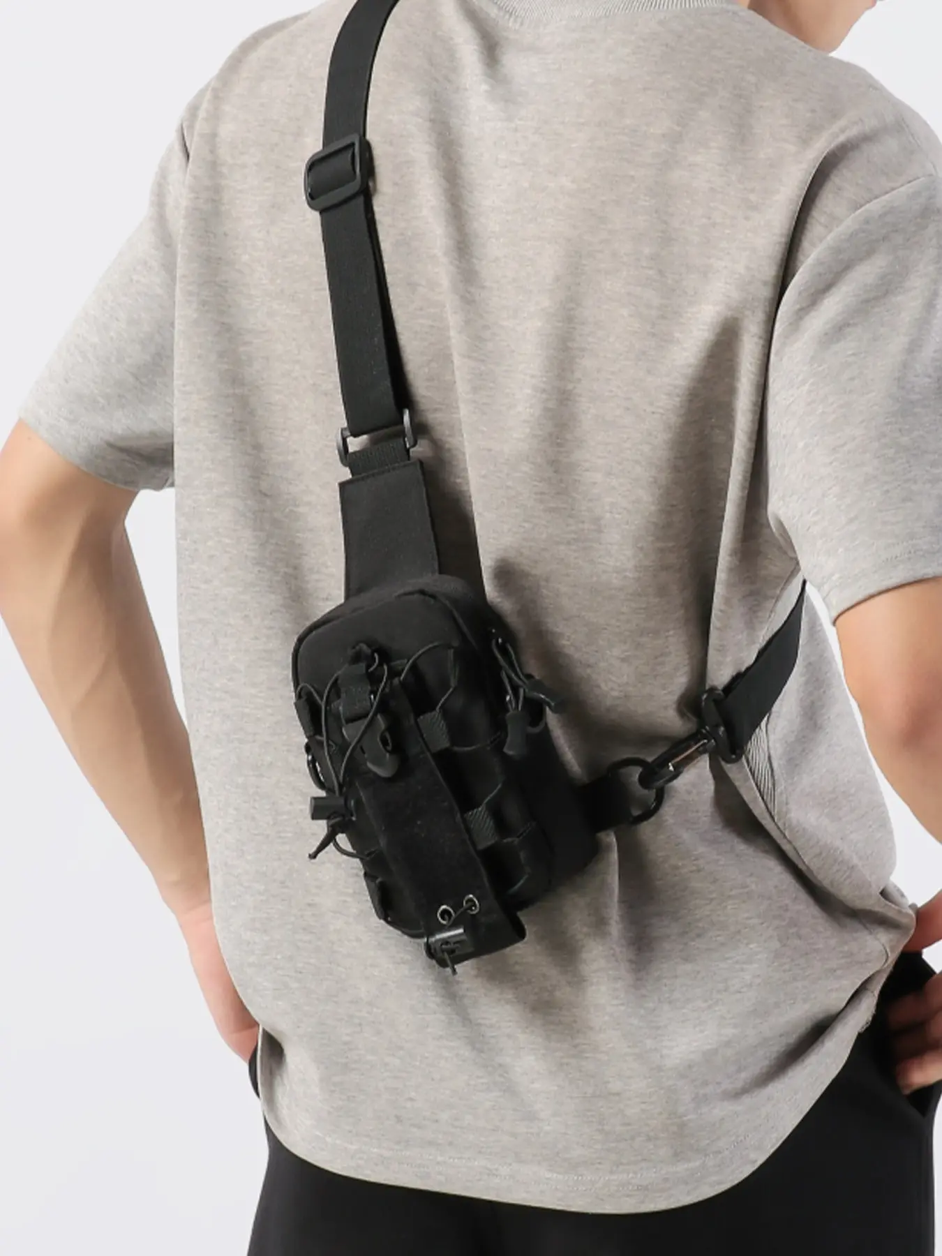 1pc Men's crossbody bag with solid color zipper closure, multifunctional, fashionable, versatile, personalized, trendy, exquisite and practical, suitable for daily commuting, dining, dating, men's crossbody bag